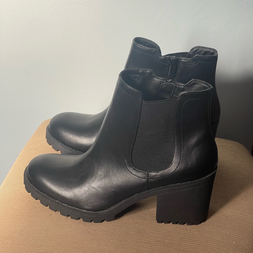 Sun + Stone Black Ankle Boots 10
